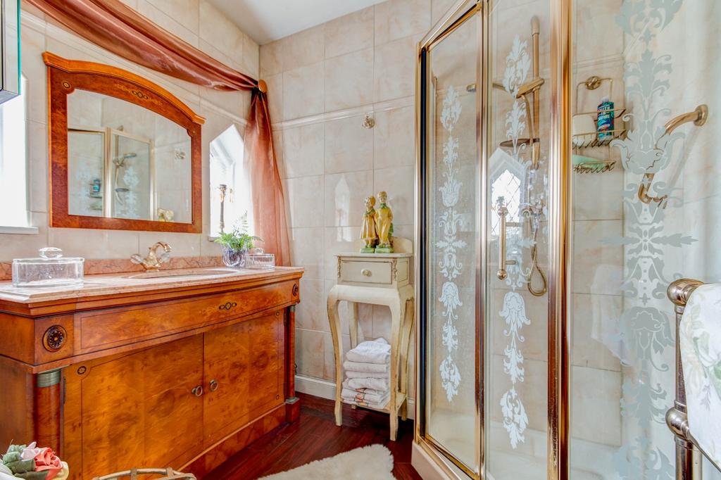 Ensuite Shower Room