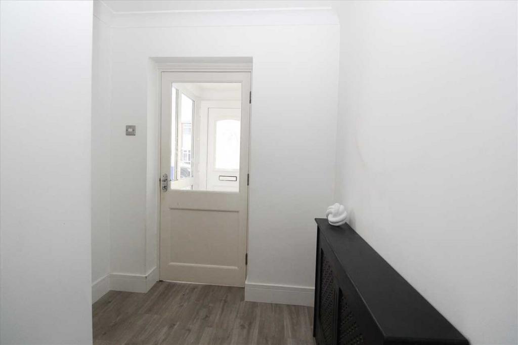 Kirton Way, Eastfield Dale, Cramlington 3 bed semidetached house for