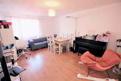 4 bedroom detached house to rent - Roe Drive, Norwich NR5