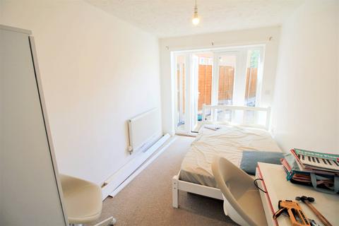 4 bedroom detached house to rent - Roe Drive, Norwich NR5