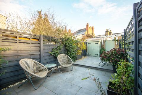 2 bedroom terraced house for sale - Blackmores Grove, Teddington, Middlesex, TW11