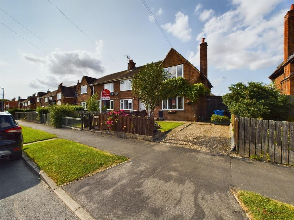 3 Bedroom End Terrace House   For Sale