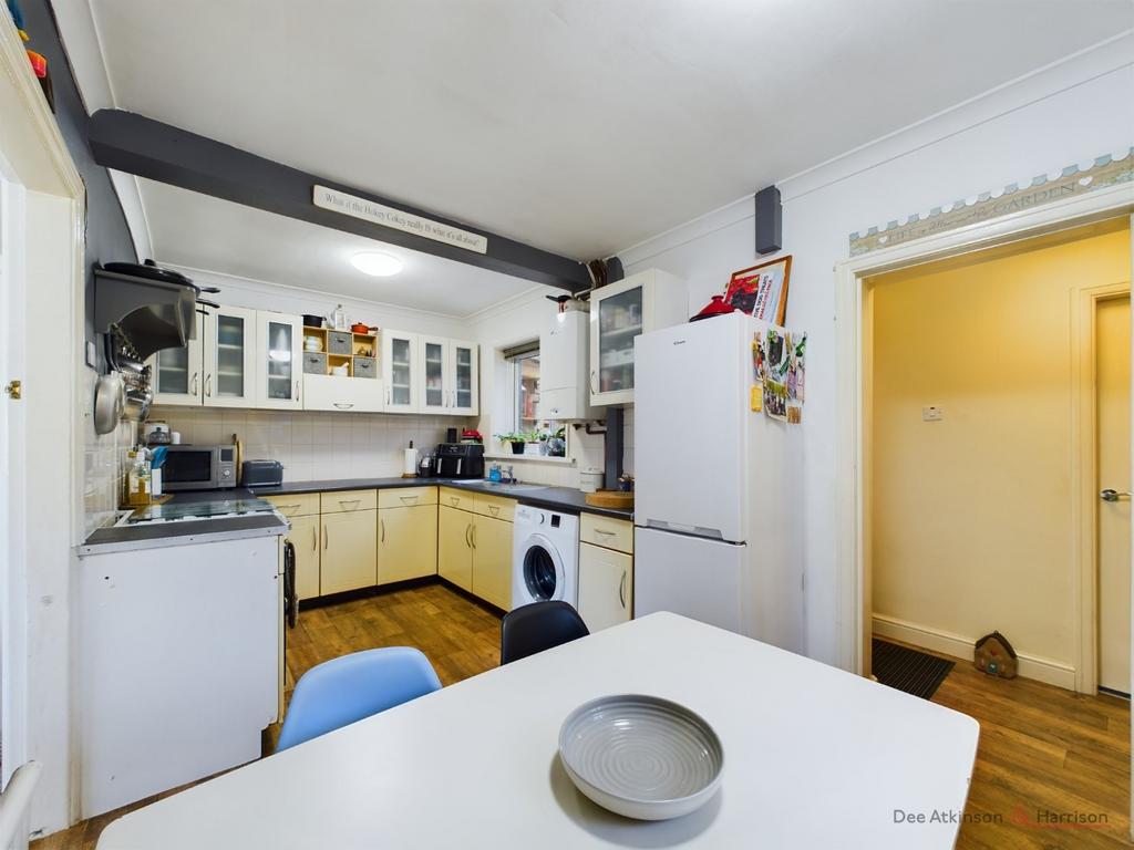 Kitchen/Dining Area