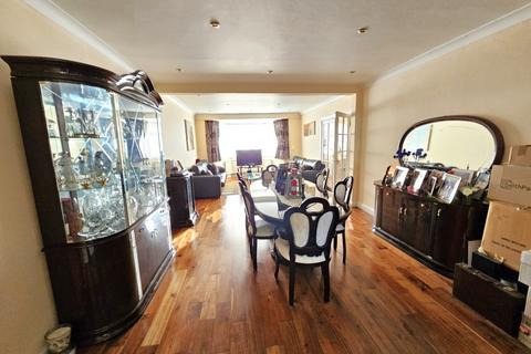 4 bedroom semi-detached house for sale, Edgware, Middlesex HA8