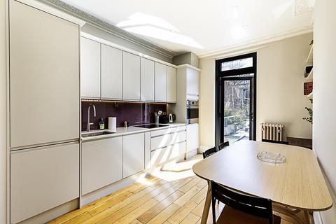 2 bedroom flat to rent,  Great Percy Street, London WC1X