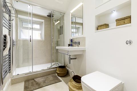 2 bedroom flat to rent,  Great Percy Street, London WC1X