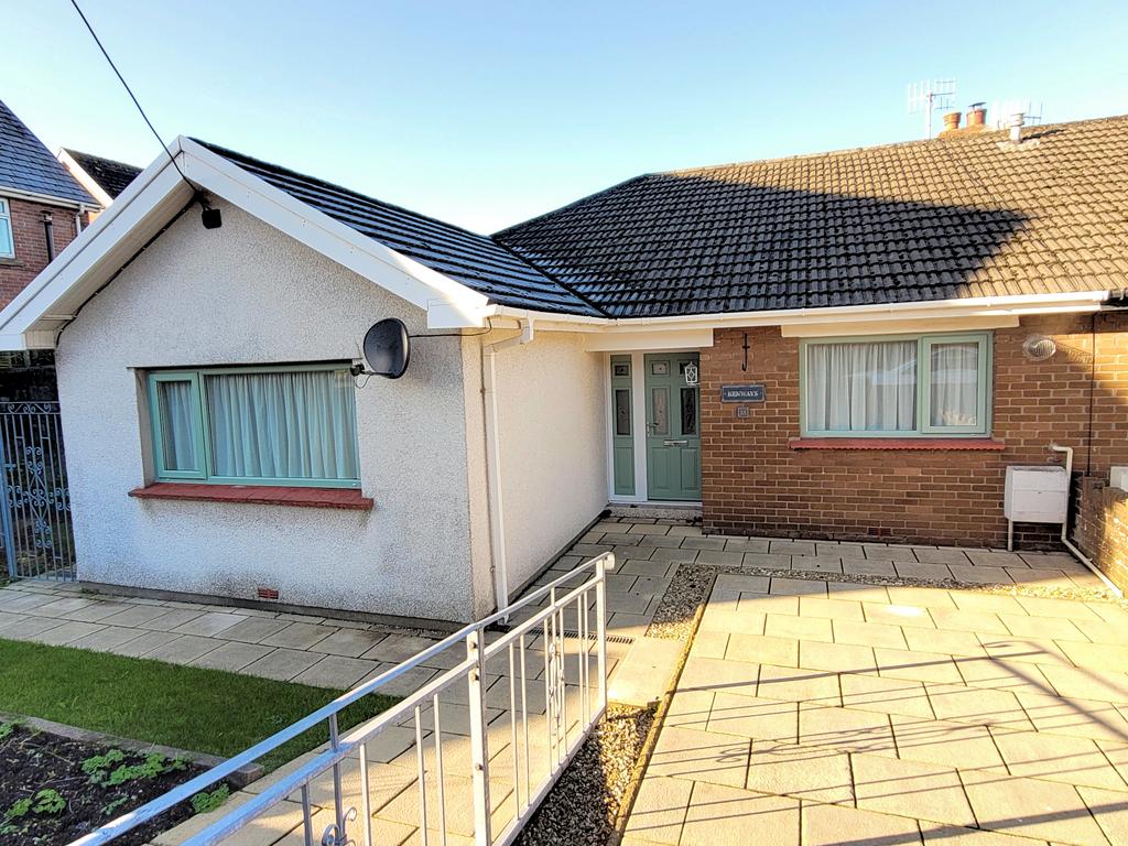 PRINCE ROAD, KENFIG HILL, CF33 6ED 3 bed semidetached bungalow for
