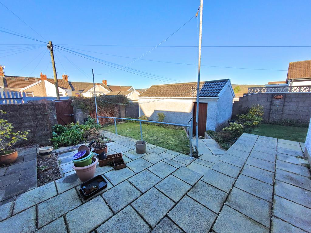 PRINCE ROAD, KENFIG HILL, CF33 6ED 3 bed semidetached bungalow for