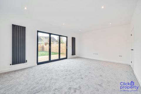 3 bedroom detached house for sale - Chadwell Heath,, Romford, RM6