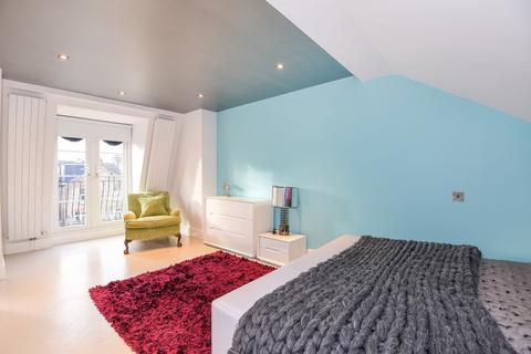 4 bedroom house to rent - Trentham Street Southfields SW18