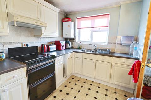 Flat 16, Winchester Court Woolwich Road, Belvedere, DA17 5EQ