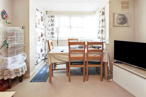 Flat 16, Winchester Court Woolwich Road, Belvedere, DA17 5EQ