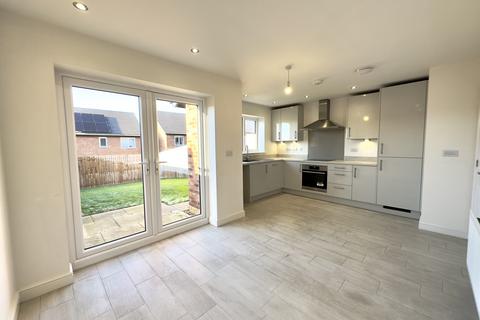 3 bedroom semi-detached house to rent, Heaton Way, Kirkham, Lancashire, PR4