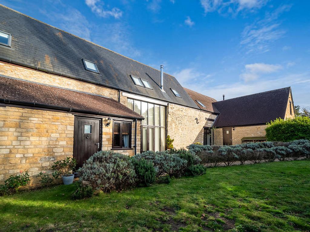 Evenley, Brackley, Northamptonshire NN13 5SB 5 bed country house for