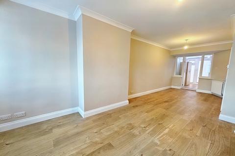 2 bedroom terraced house to rent - Warwick Crescent, Hayes, Greater London