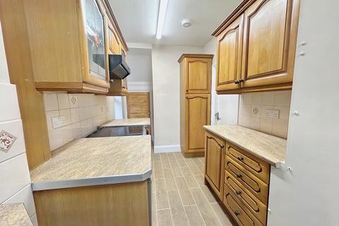 2 bedroom terraced house to rent - Warwick Crescent, Hayes, Greater London