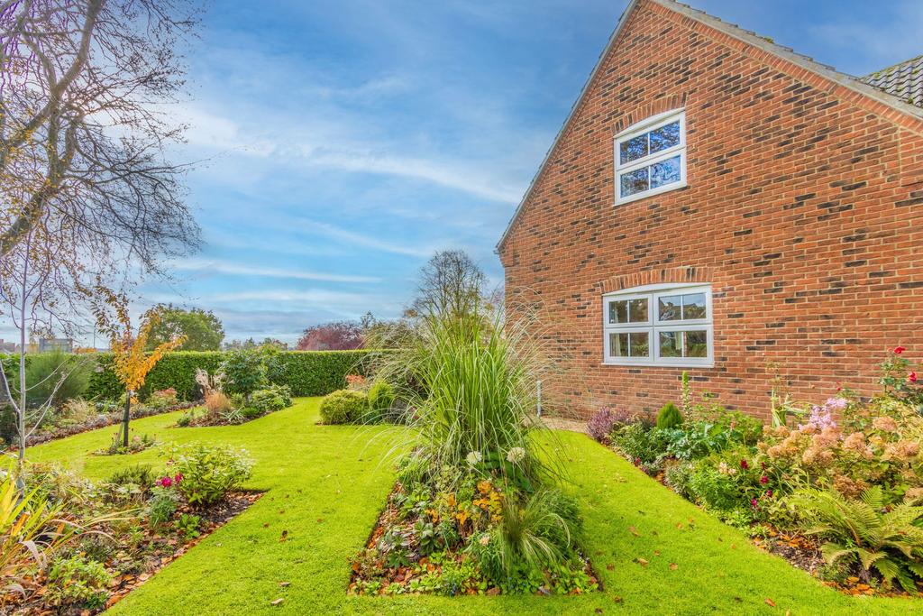 Brandon Road, Swaffham, PE37 4 bed detached house for sale £450,000