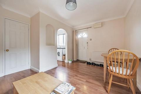18 Balmoral Way, Basingstoke, RG22 4YB
