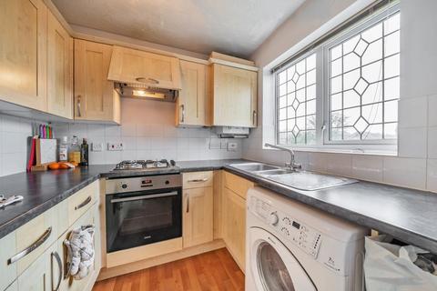 18 Balmoral Way, Basingstoke, RG22 4YB