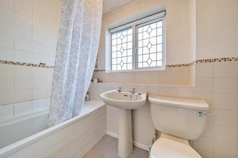 18 Balmoral Way, Basingstoke, RG22 4YB