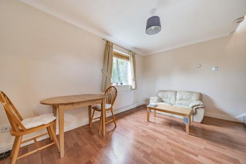 18 Balmoral Way, Basingstoke, RG22 4YB
