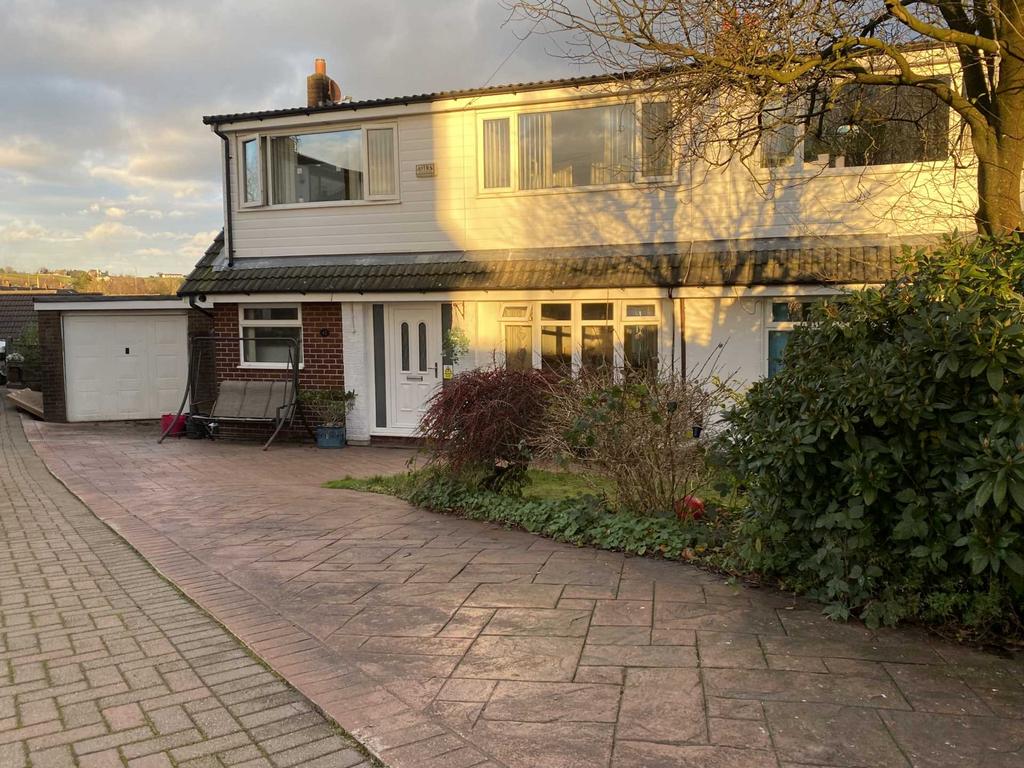 Alandale Drive, Royton 4 bed semidetached house for sale £270,000