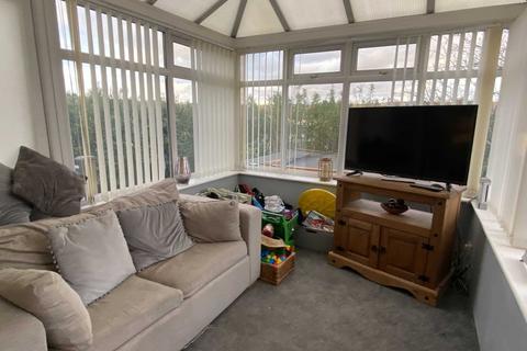 42 Alandale Drive, Royton, Oldham, OL2 5TU