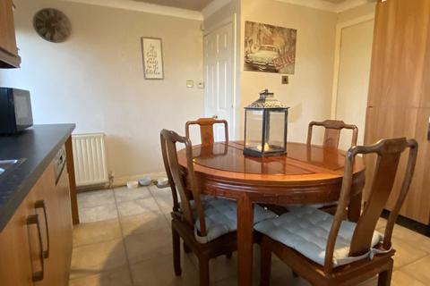 42 Alandale Drive, Royton, Oldham, OL2 5TU
