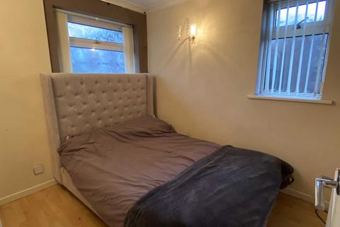 42 Alandale Drive, Royton, Oldham, OL2 5TU