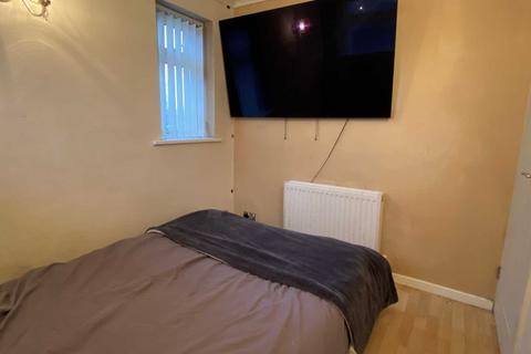 42 Alandale Drive, Royton, Oldham, OL2 5TU