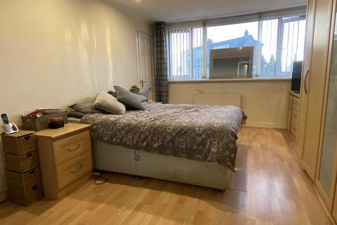 42 Alandale Drive, Royton, Oldham, OL2 5TU