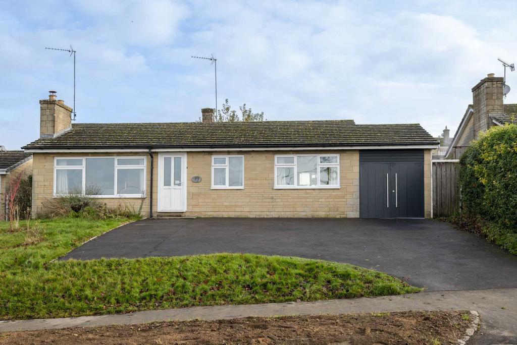 Over Norton Road, Chipping Norton 3 bed bungalow for sale £540,000