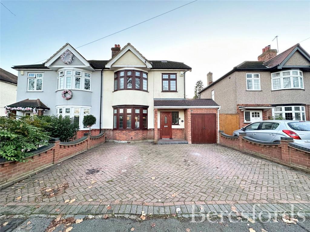 Osborne Road, Hornchurch, RM11 5 bed semidetached house for sale £