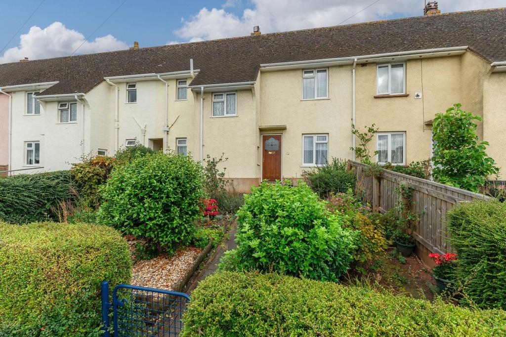 Barnfield, Crediton, EX17 3 bed terraced house for sale £210,000