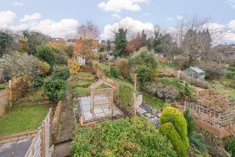 14 Eashing Lane, Godalming, GU7 2JZ