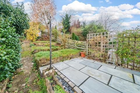 14 Eashing Lane, Godalming, GU7 2JZ