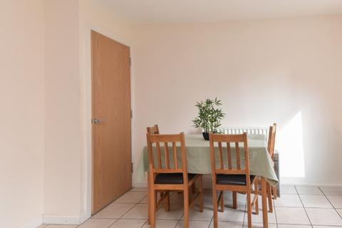 4 bedroom semi-detached house to rent, Horn Pie Road, Three Score, Norwich, NR5