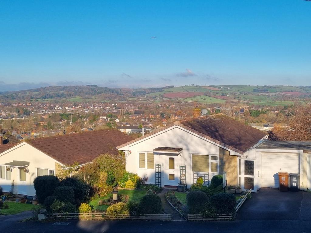 Anstey Crescent, Tiverton, Devon, EX16 3 bed bungalow for sale £280,000