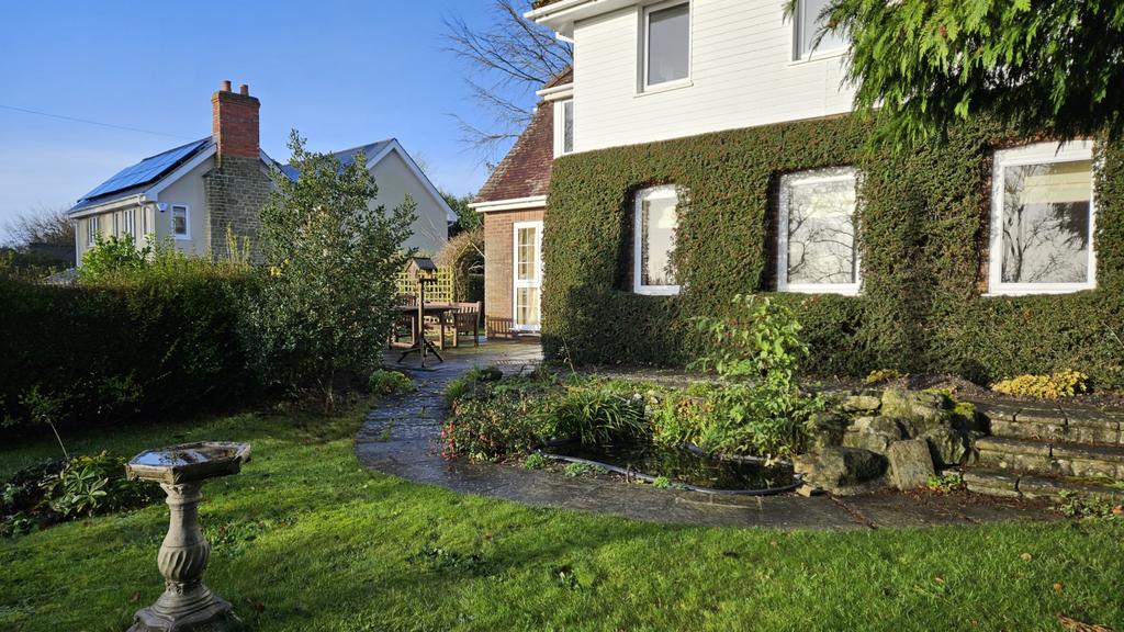 Love Lane, Shaftesbury, Dorset, SP7 4 bed detached house to rent £