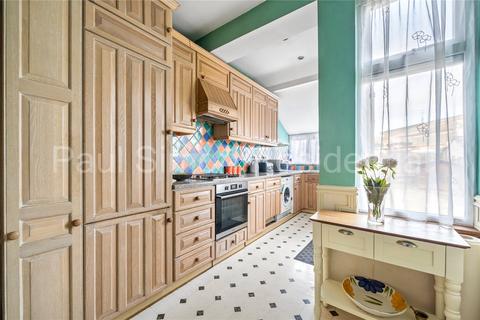 19 Sandringham Road, London, N22 6RB