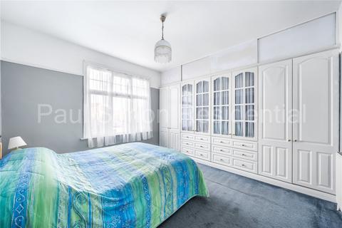 19 Sandringham Road, London, N22 6RB