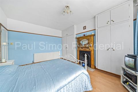 19 Sandringham Road, London, N22 6RB
