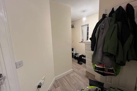 2 bedroom flat to rent, Cannock Road, Corby, NN17
