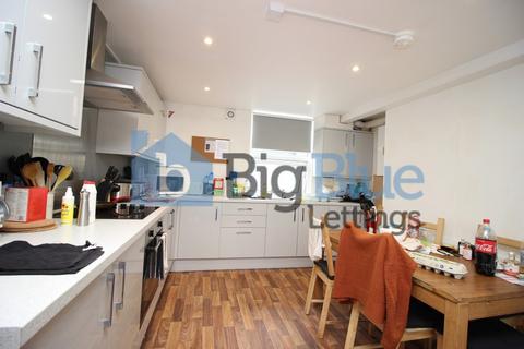 6 bedroom terraced house to rent - 34 Hessle Avenue, Hyde Park, Leeds LS6