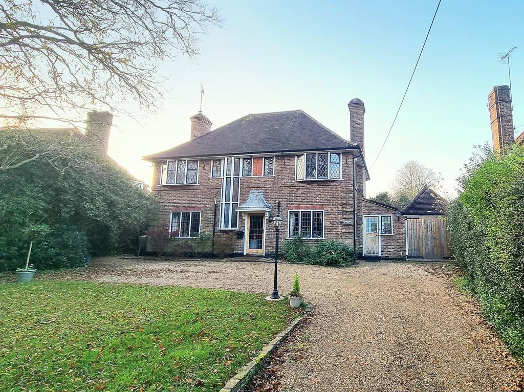 Summerhill Lane, Lindfield, RH16 4 bed detached house for sale £1,150,000