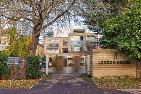 2 bedroom flat for sale, London Road, St Albans, AL1