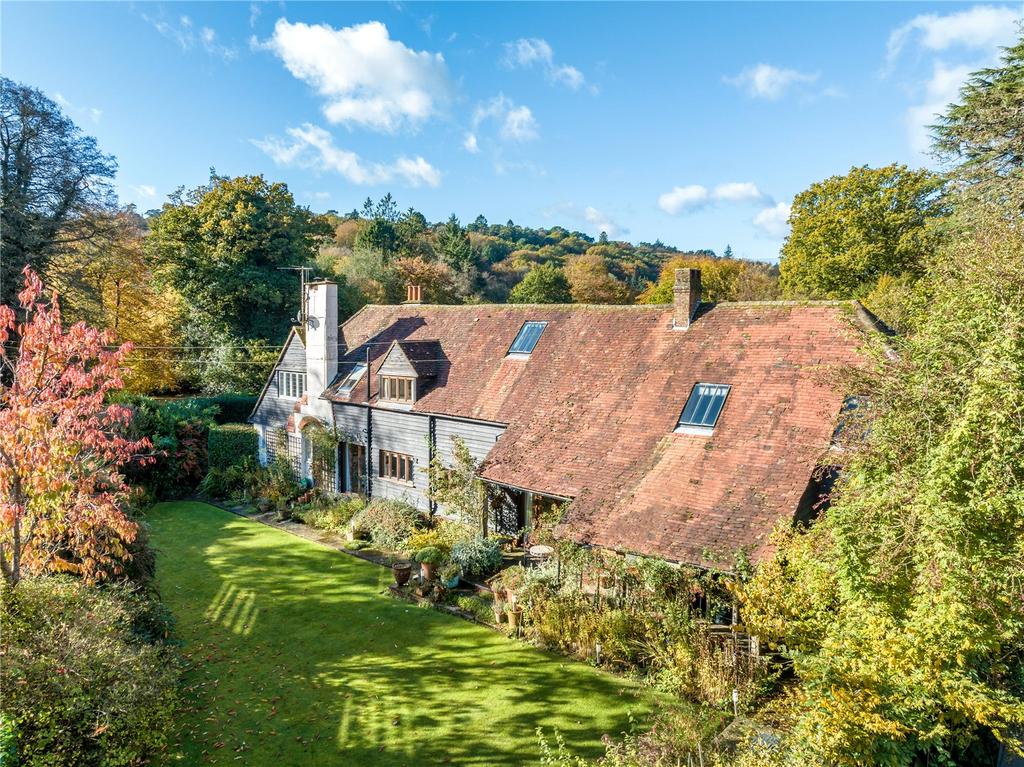 Bell Vale Lane, Haslemere, Surrey, GU27 5 bed detached house for sale £2,000,000