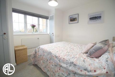 8 Chennells Close, Hitchin, SG4 0EA