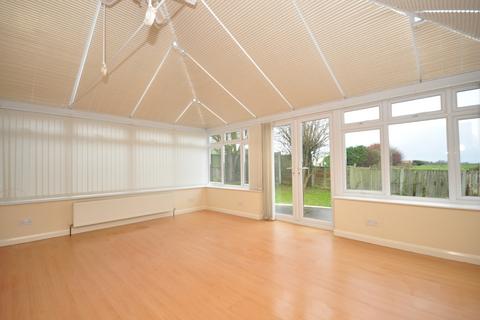 3 bedroom detached bungalow to rent - Woodland Way Dymchurch TN29