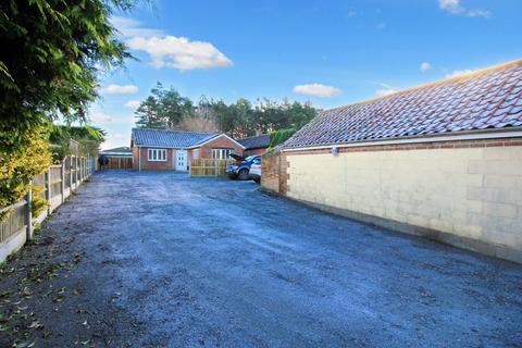 2 bedroom detached bungalow to rent - Holt Road, Horsford NR10